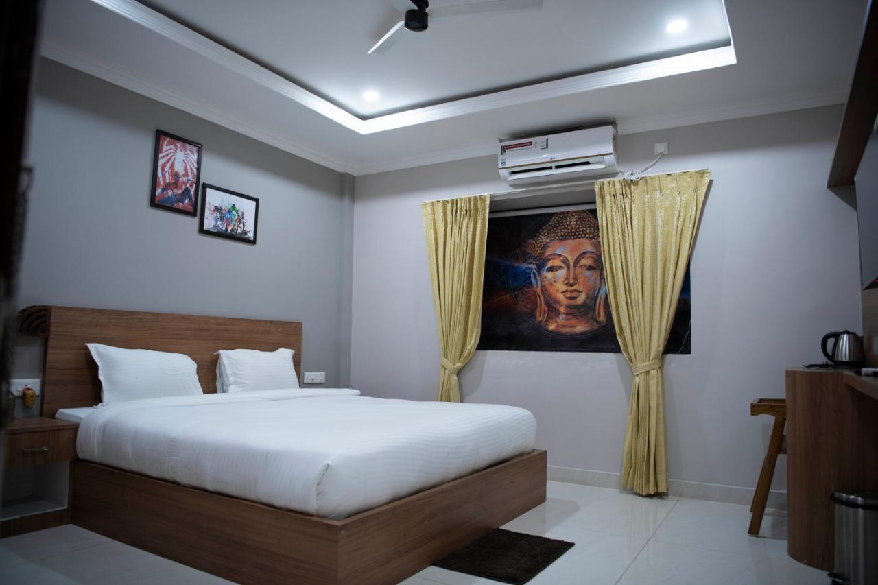 Airavat Hotel Bhubaneswar Exterior photo